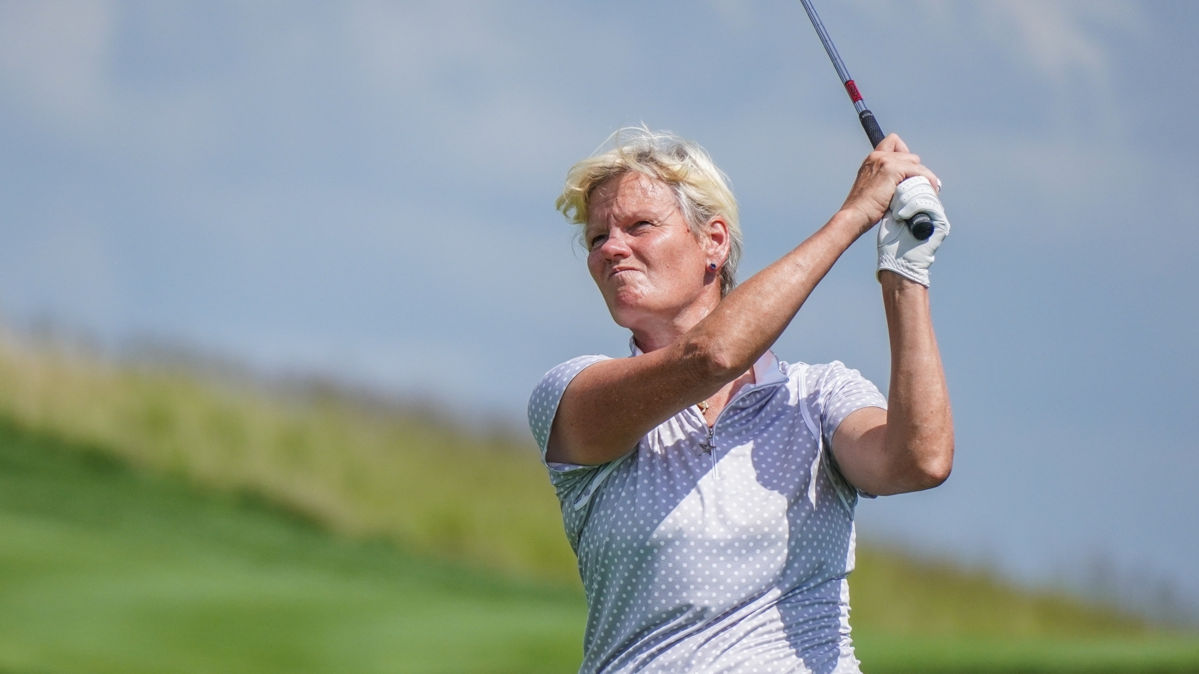 England’s Trish Johnson holds one shot lead at Senior LPGA Championship